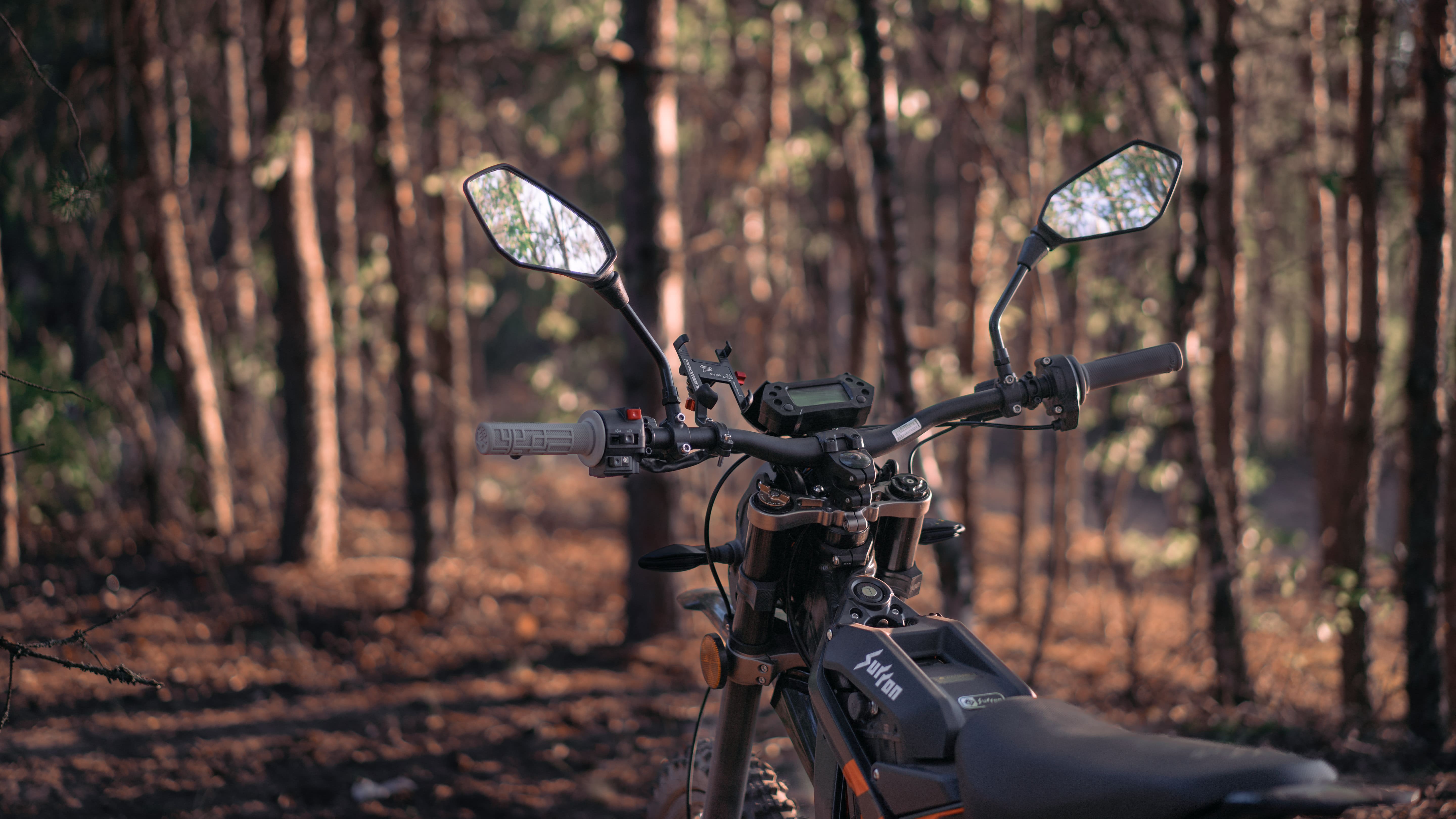 moto-stajnia-wypozyczalnia-motocykli-elektrycznych